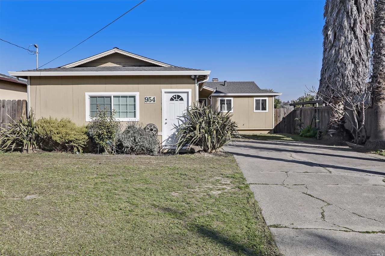 954 5th Street - Photo 1