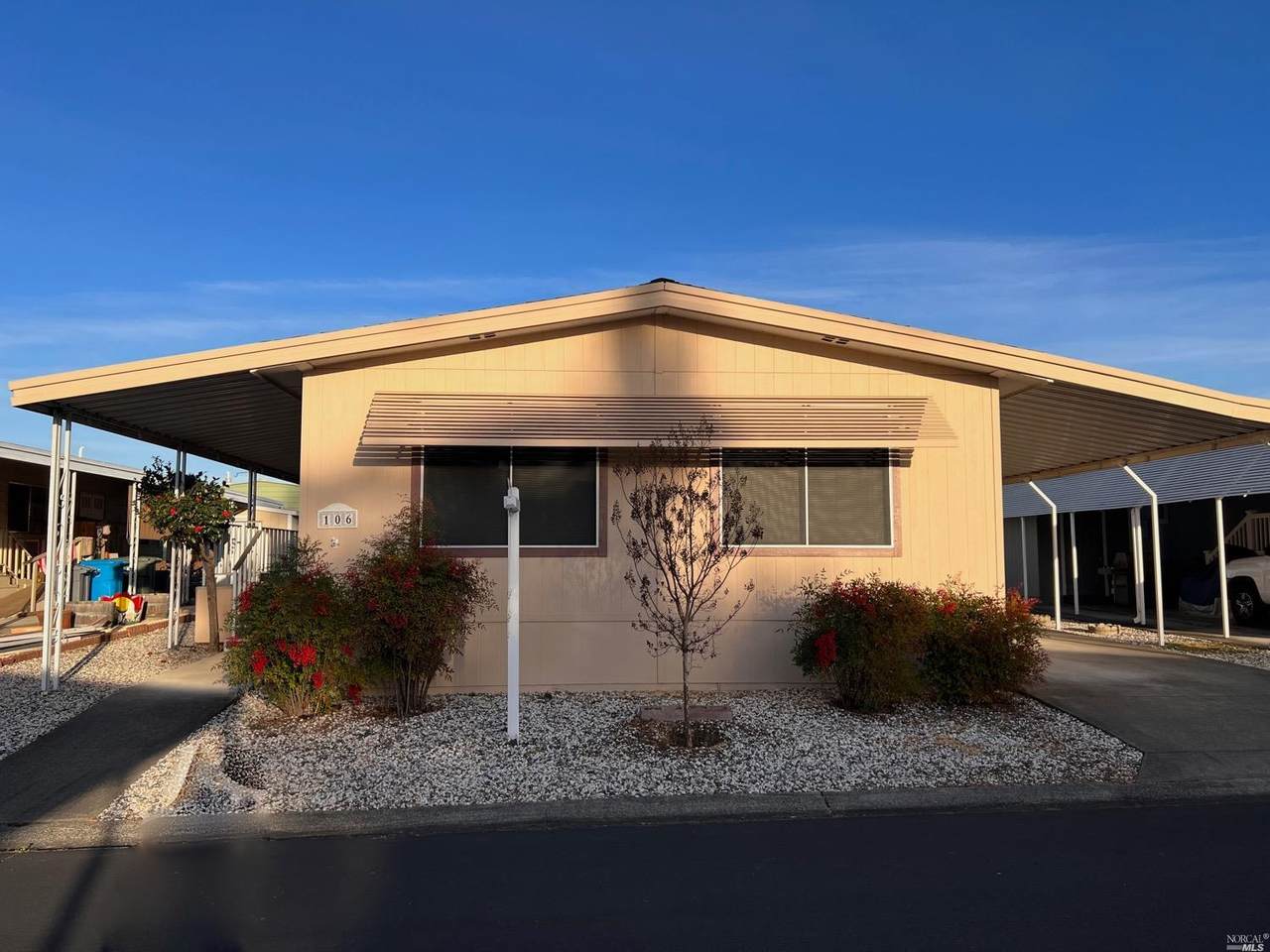 106 Estrella Drive - Photo 1