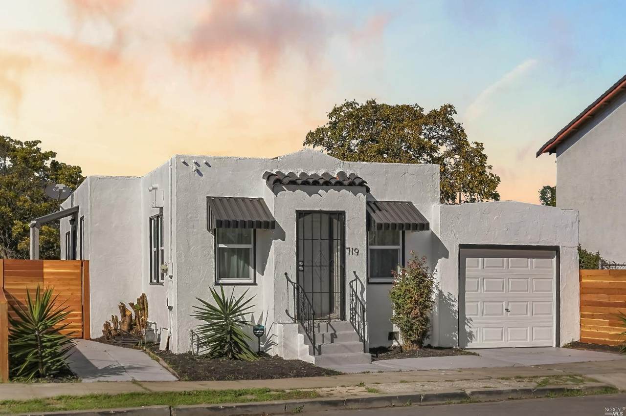 719 Elm Avenue - Photo 1