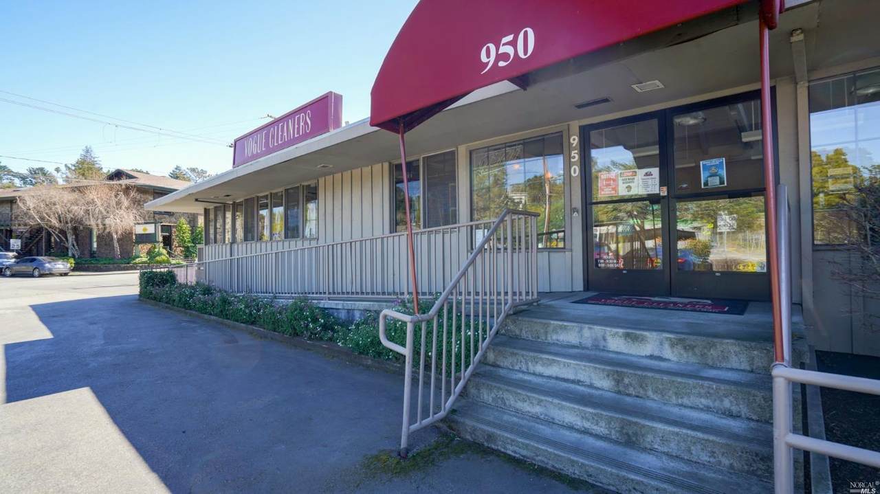 950 Redwood Hwy Frontage Road - Photo 1