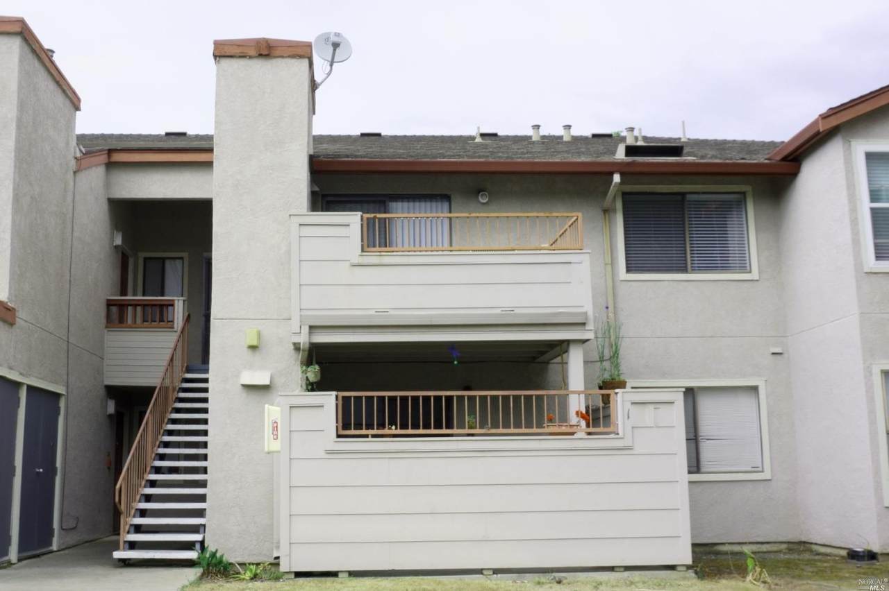 5 Lancaster Circle - Photo 1