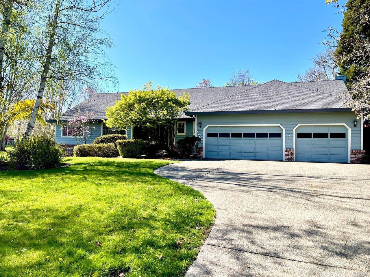 9398 Lakewood Drive - Photo 1