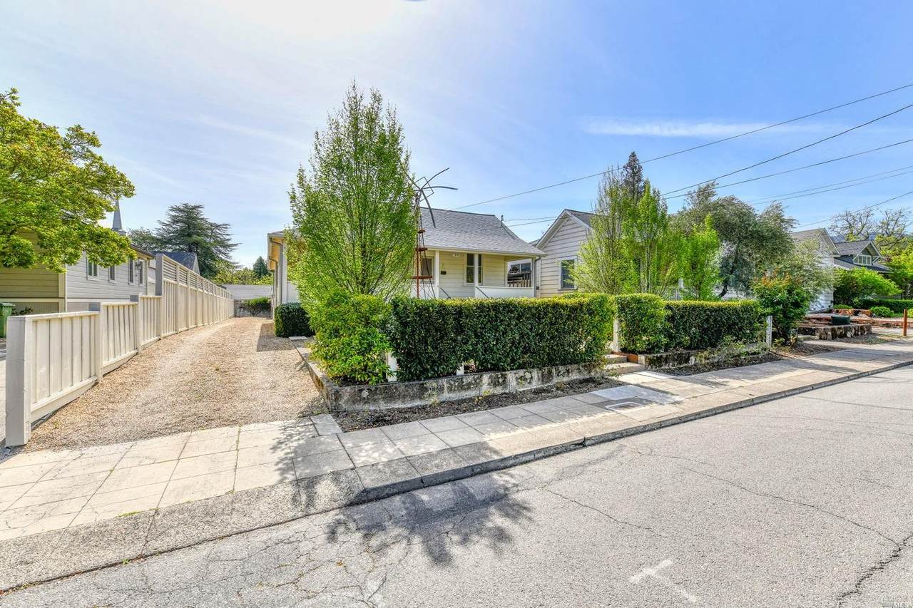 1445 Tainter Street - Photo 1
