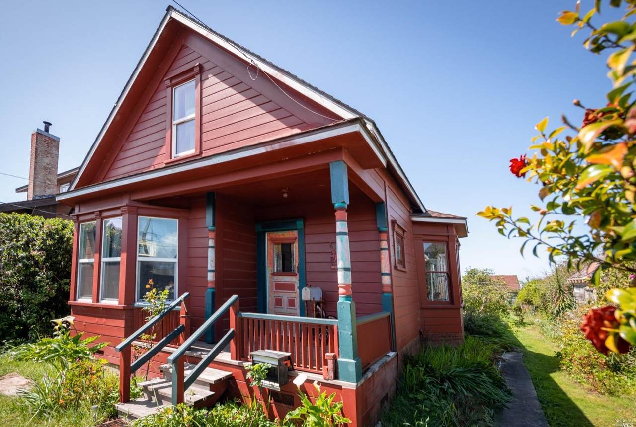 537 West Street - Photo 1