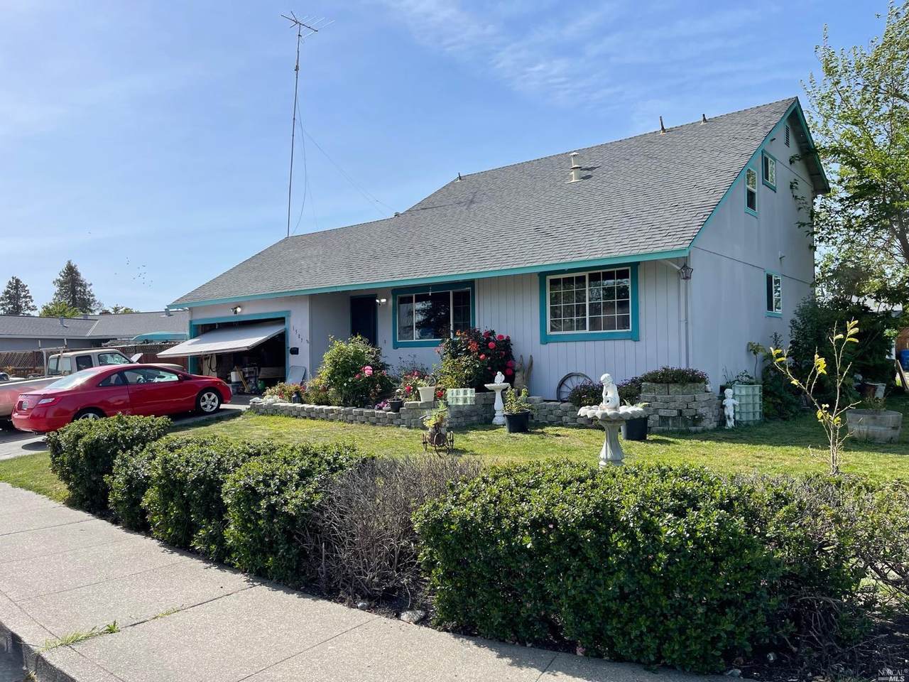 1587 Anna Way - Photo 1
