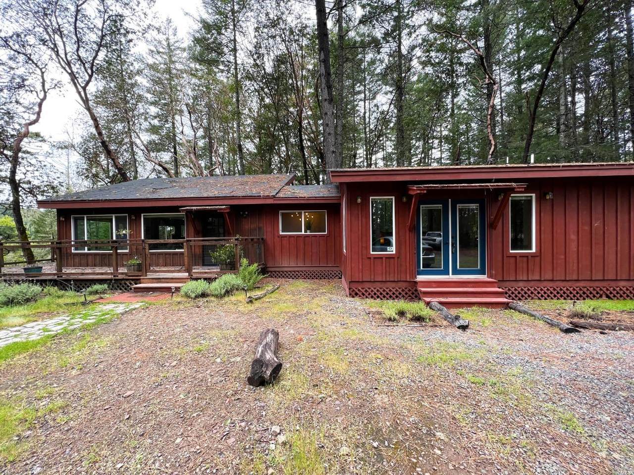 4451 Lakewood Drive - Photo 1