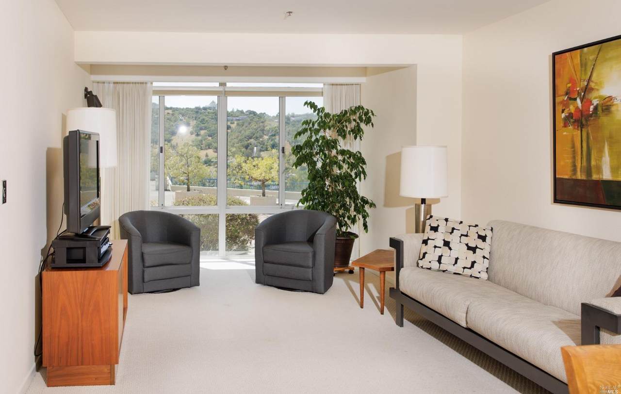 100 Thorndale Drive - Photo 1