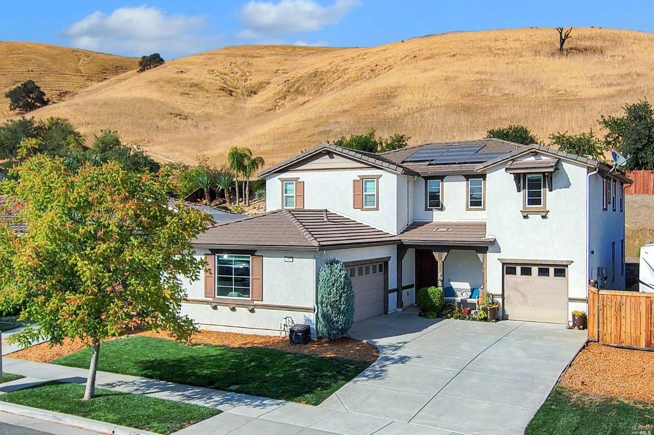 1392 Couples Circle - Photo 1