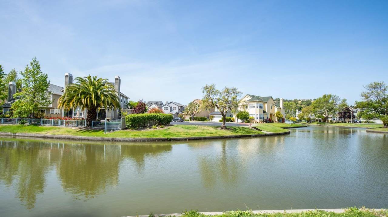 139 Waterside Circle - Photo 1