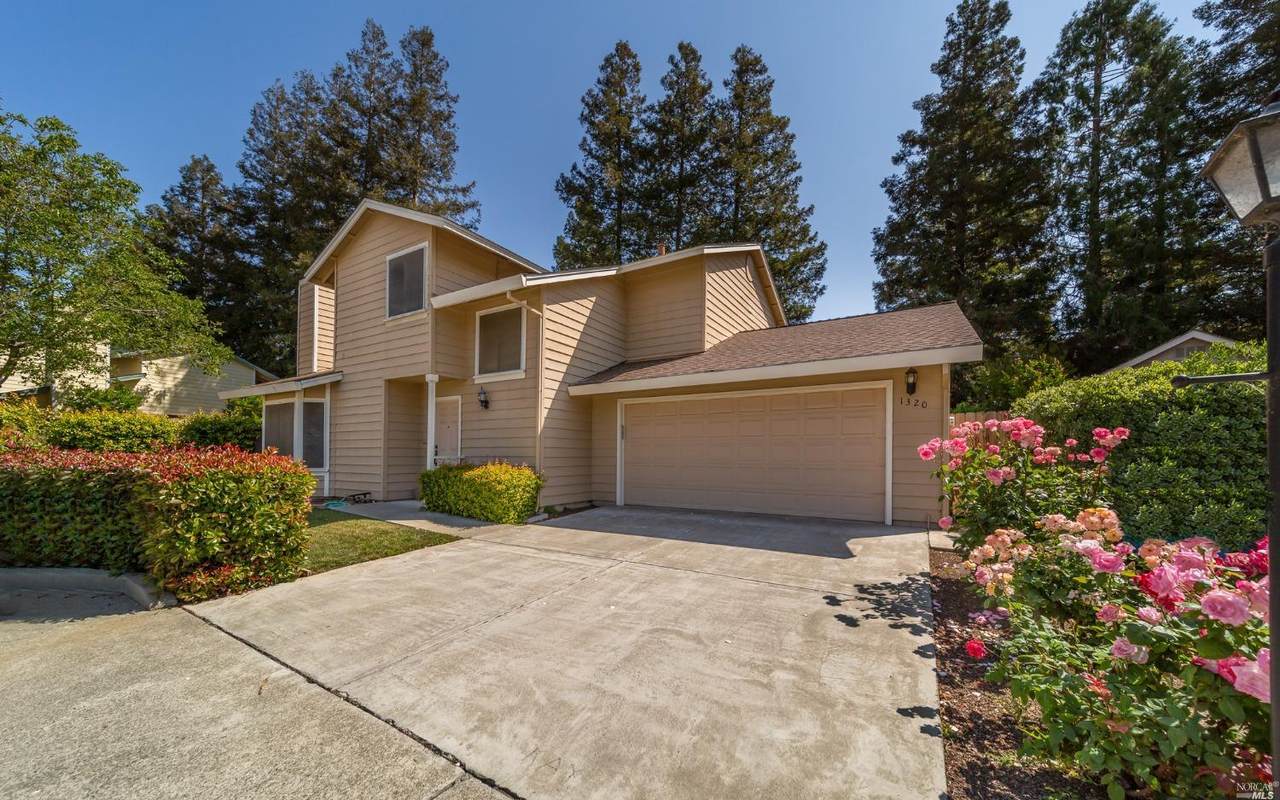 1320 Angela Court - Photo 1