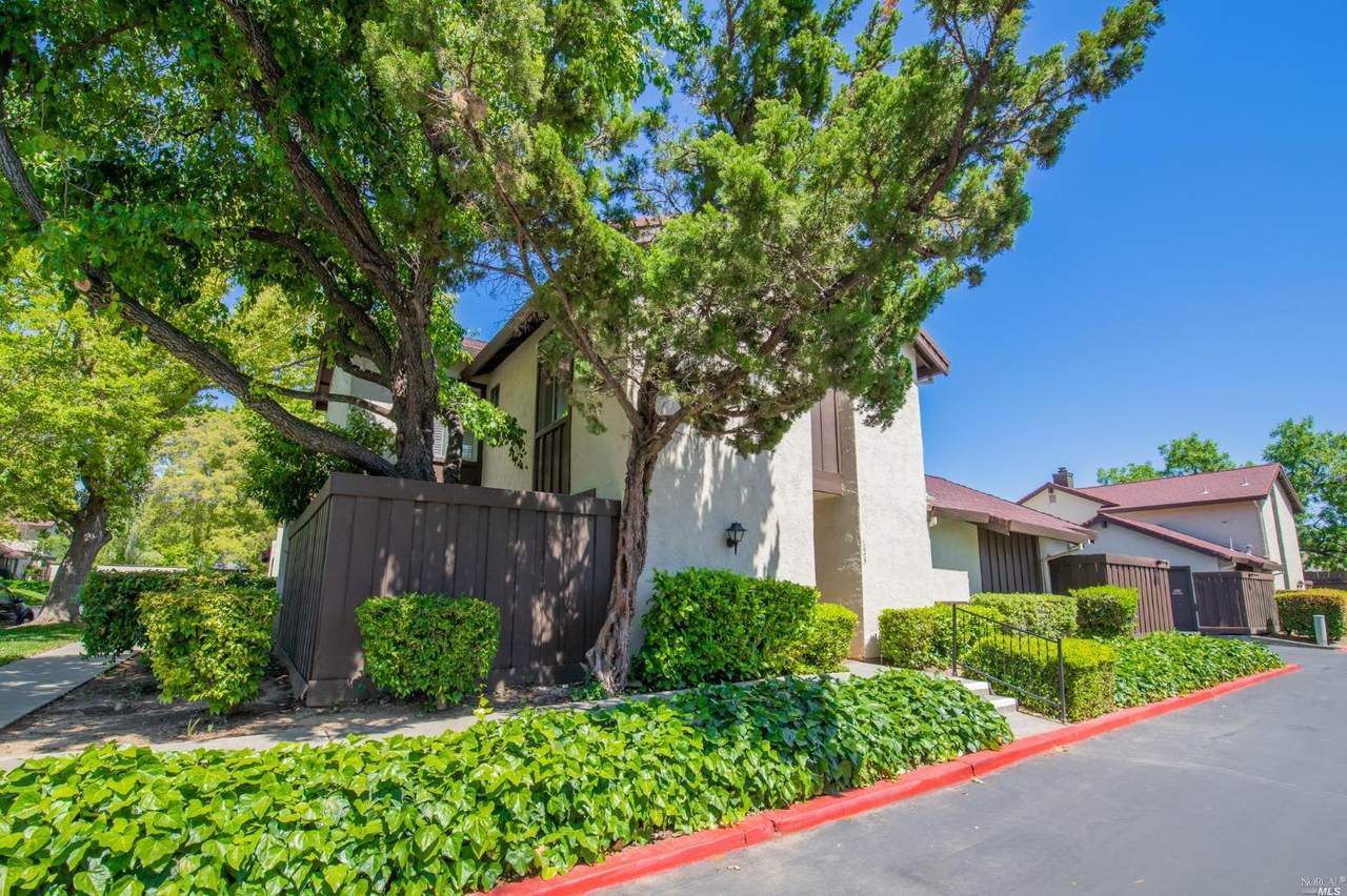 123 Fairoaks Drive - Photo 1
