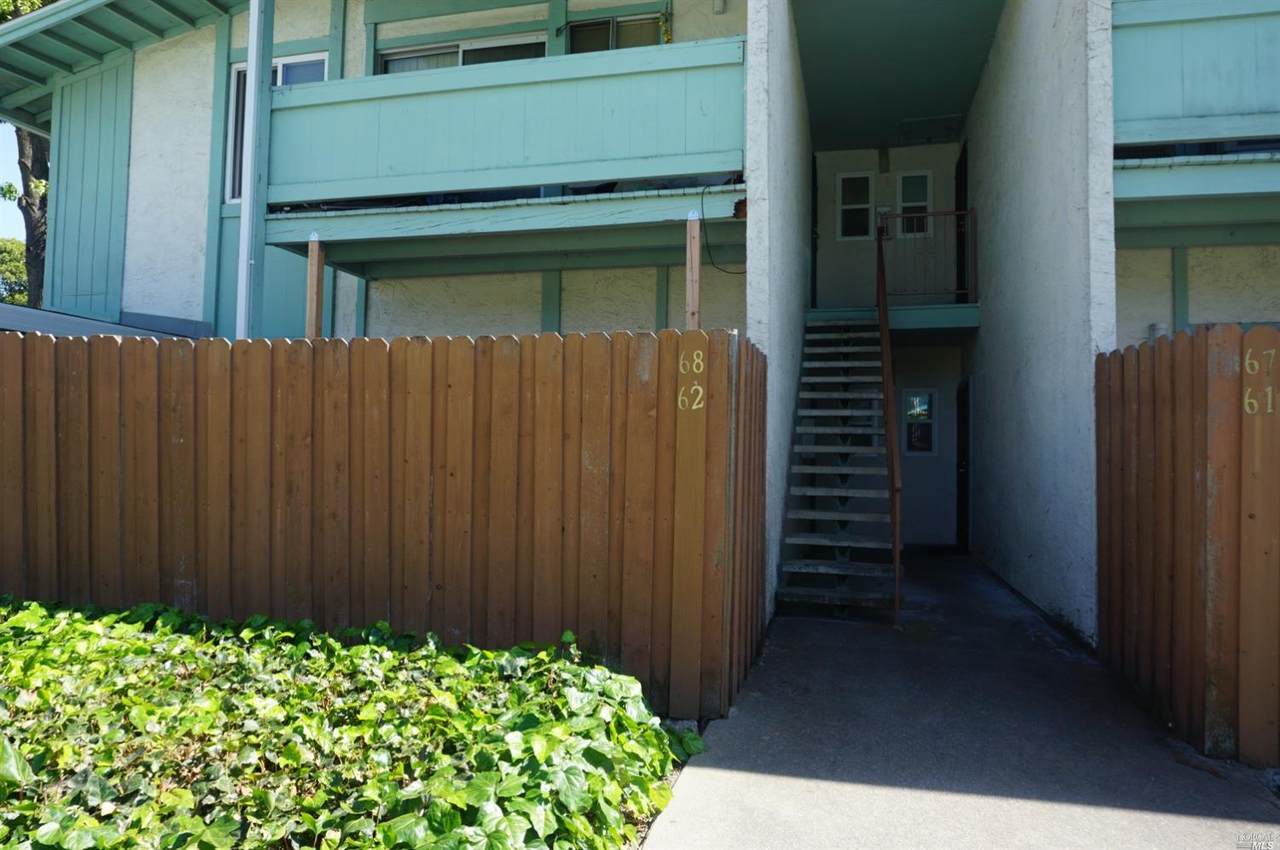 423 Gregory Lane - Photo 1