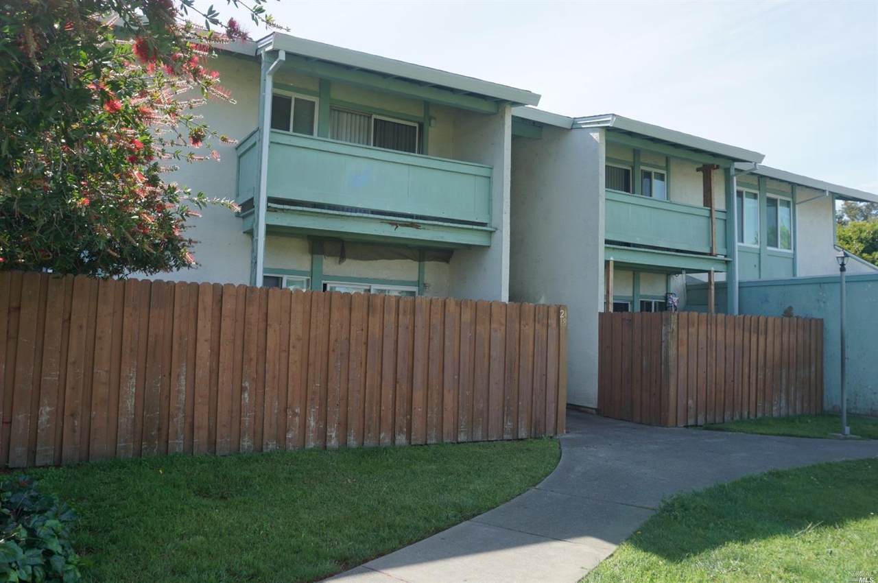 1625 Park Lane - Photo 1