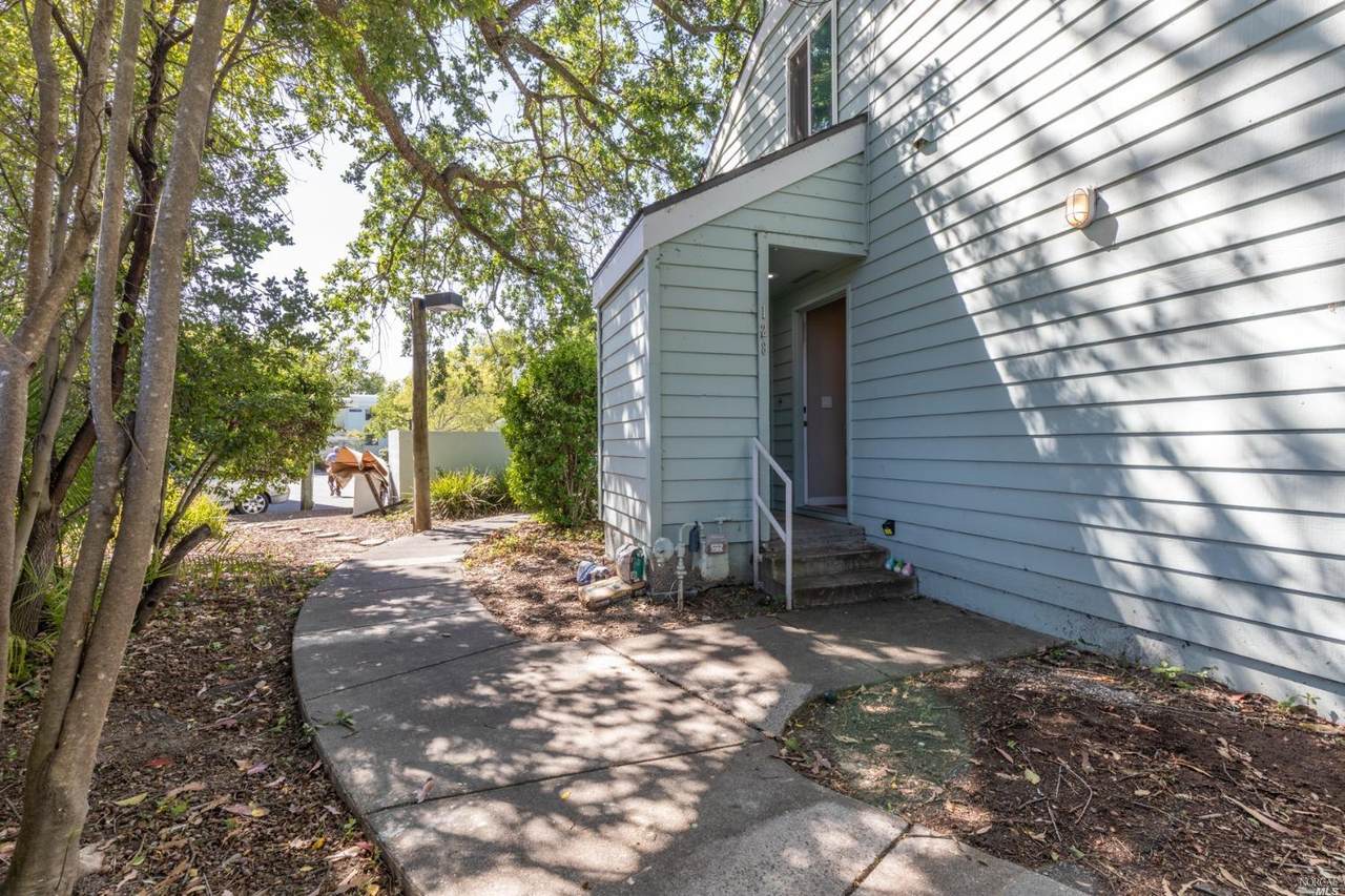 128 Courtyards Circle - Photo 1