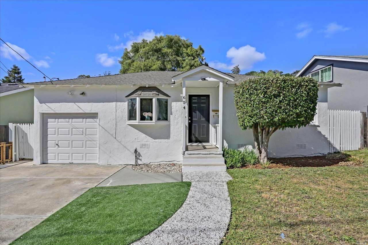 654 Plum Street - Photo 1