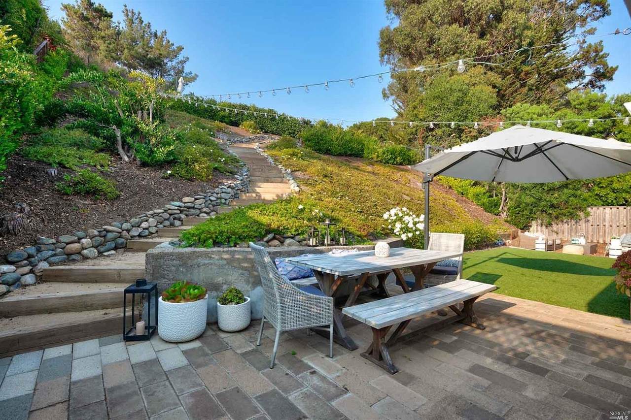 55 Mercury Avenue - Photo 1