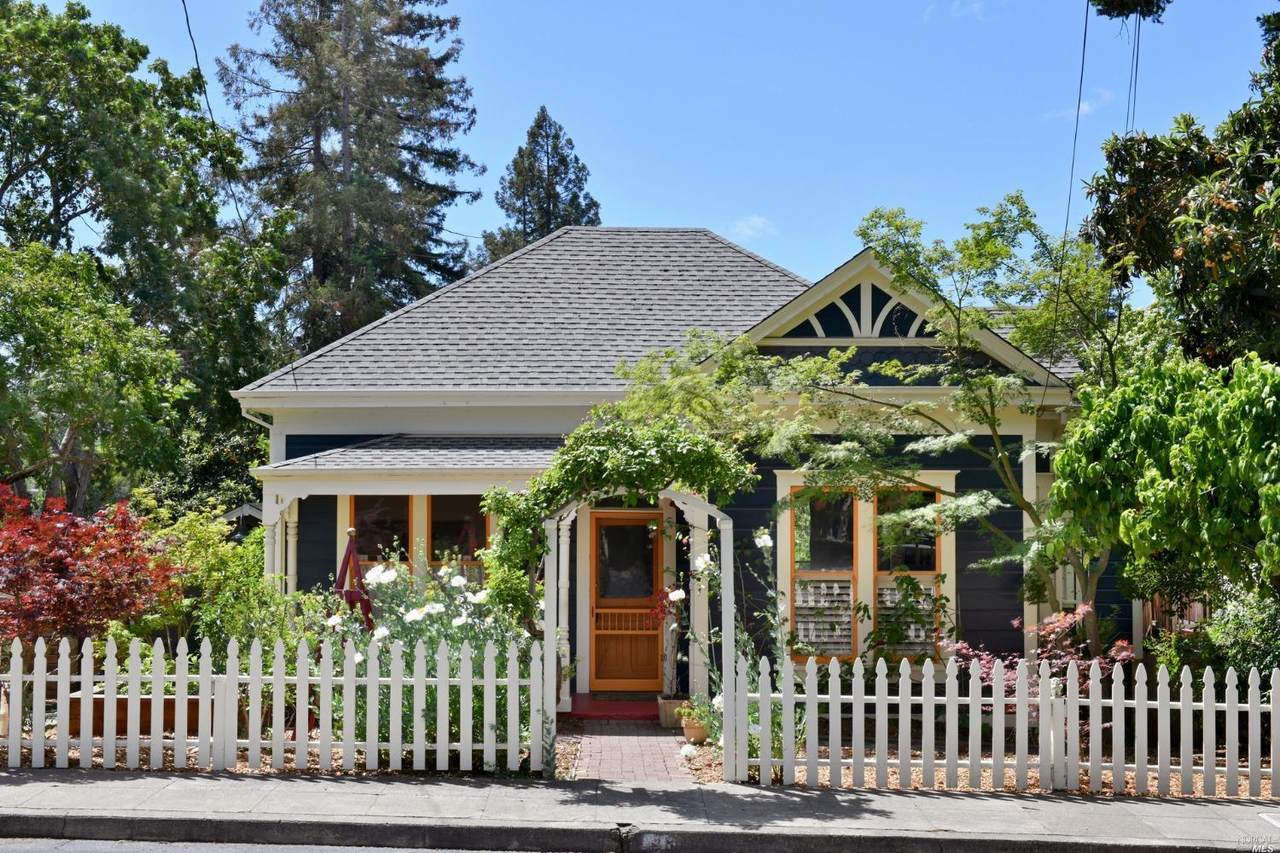 318 Grant Street - Photo 1