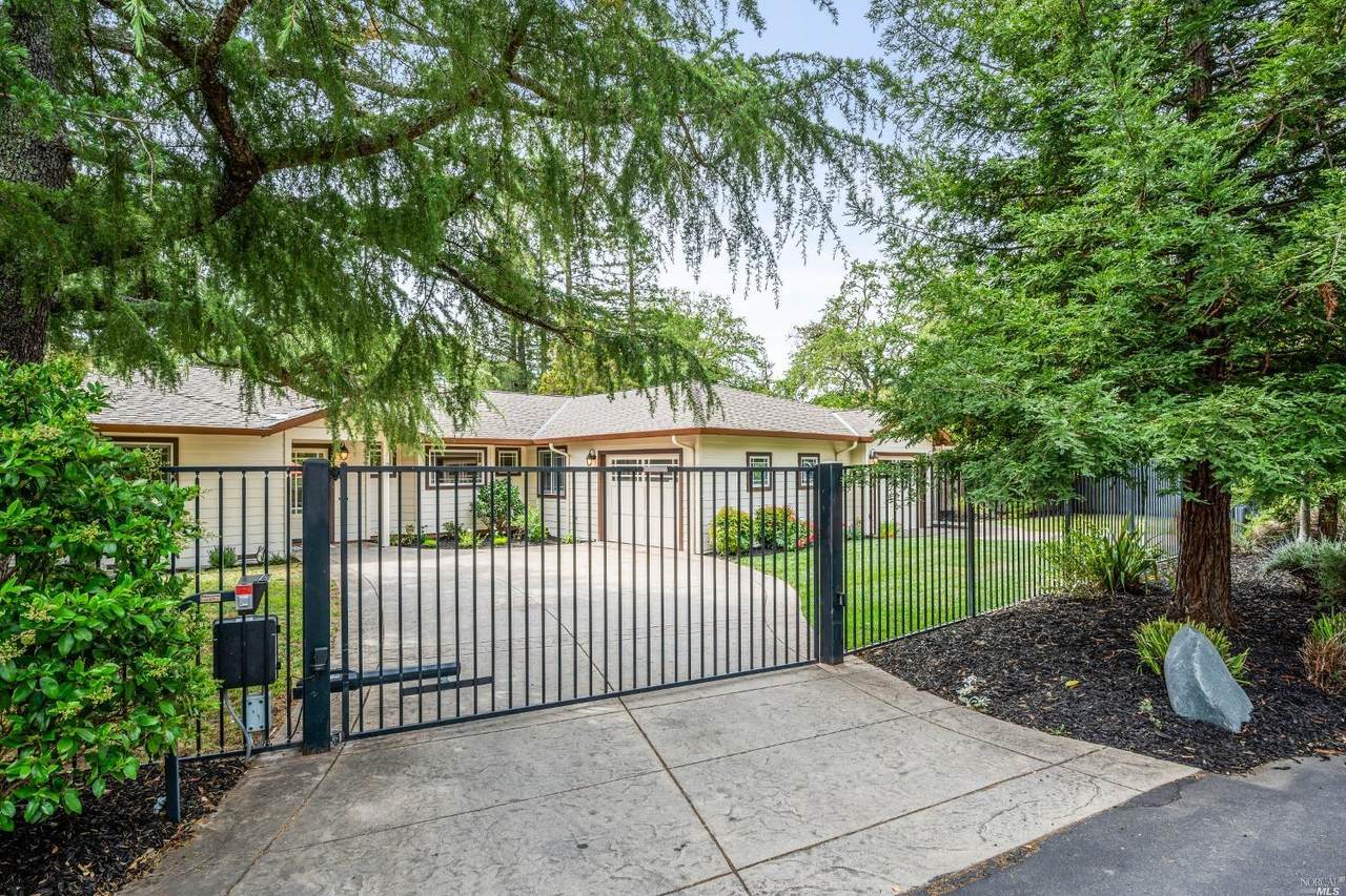 10 Deer Hollow Road - Photo 1