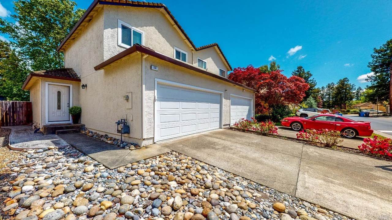 114 Francis Circle - Photo 1