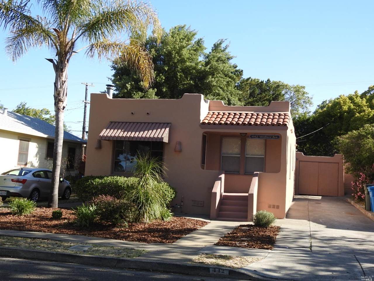 442 Wallace Avenue - Photo 1