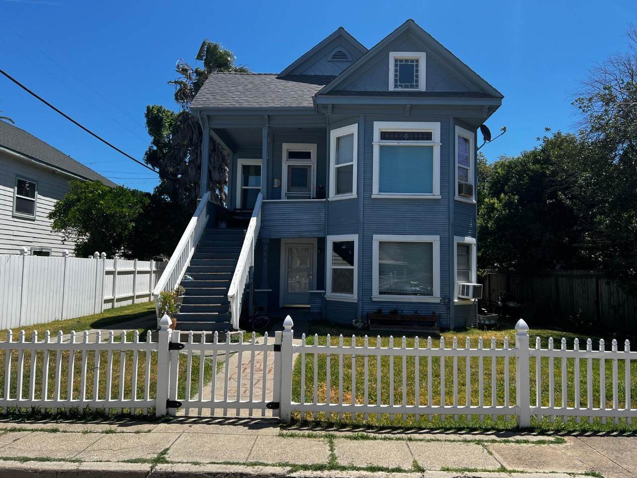 205 B Street - Photo 1