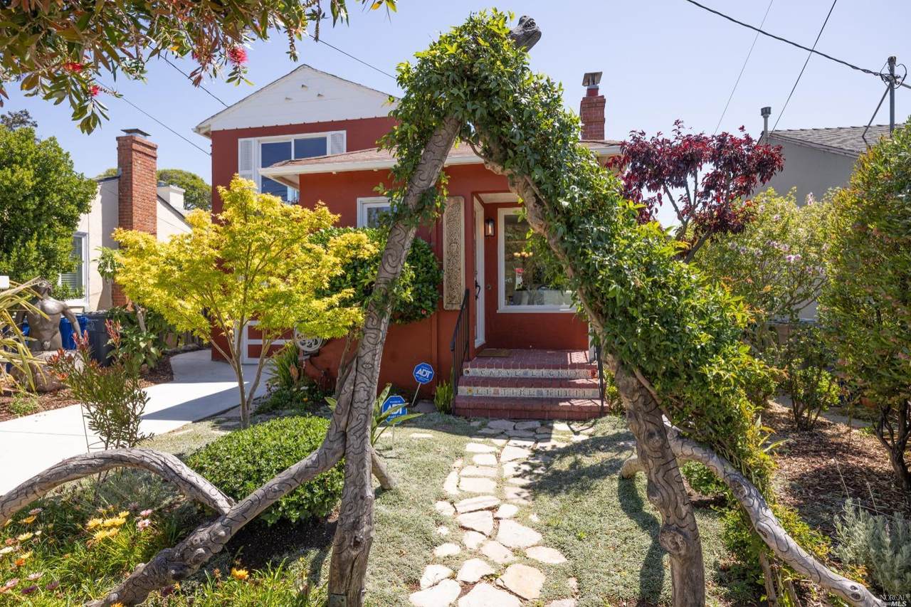 238 Ashbury Avenue - Photo 1