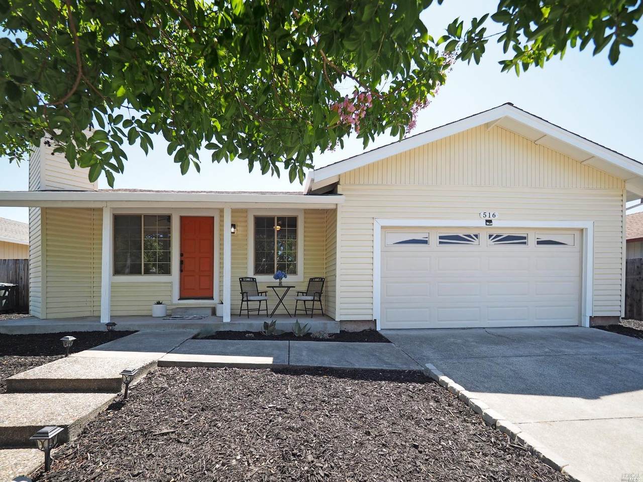 516 Squirrel Court - Photo 1