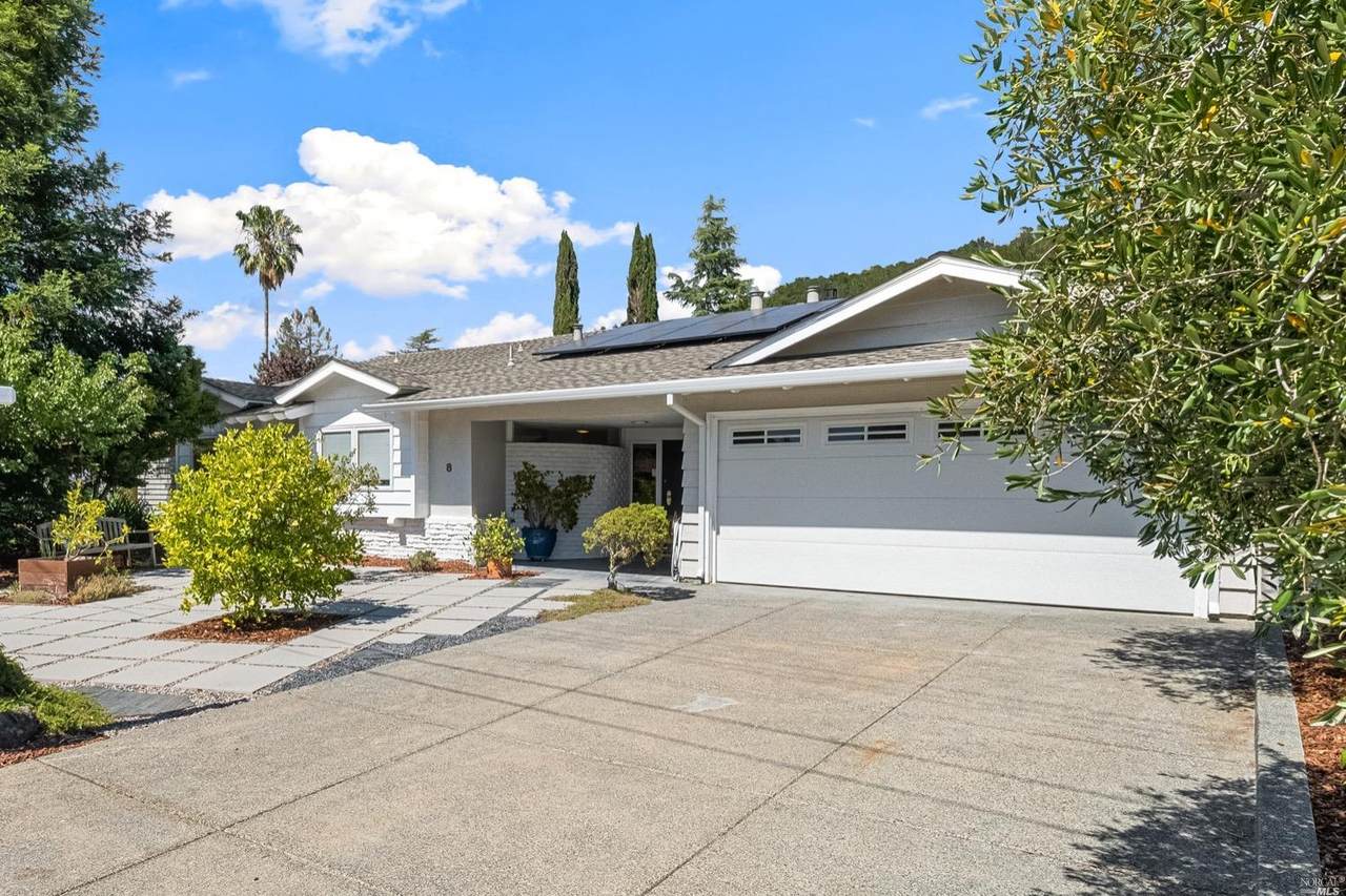 8 Lisa Court - Photo 1