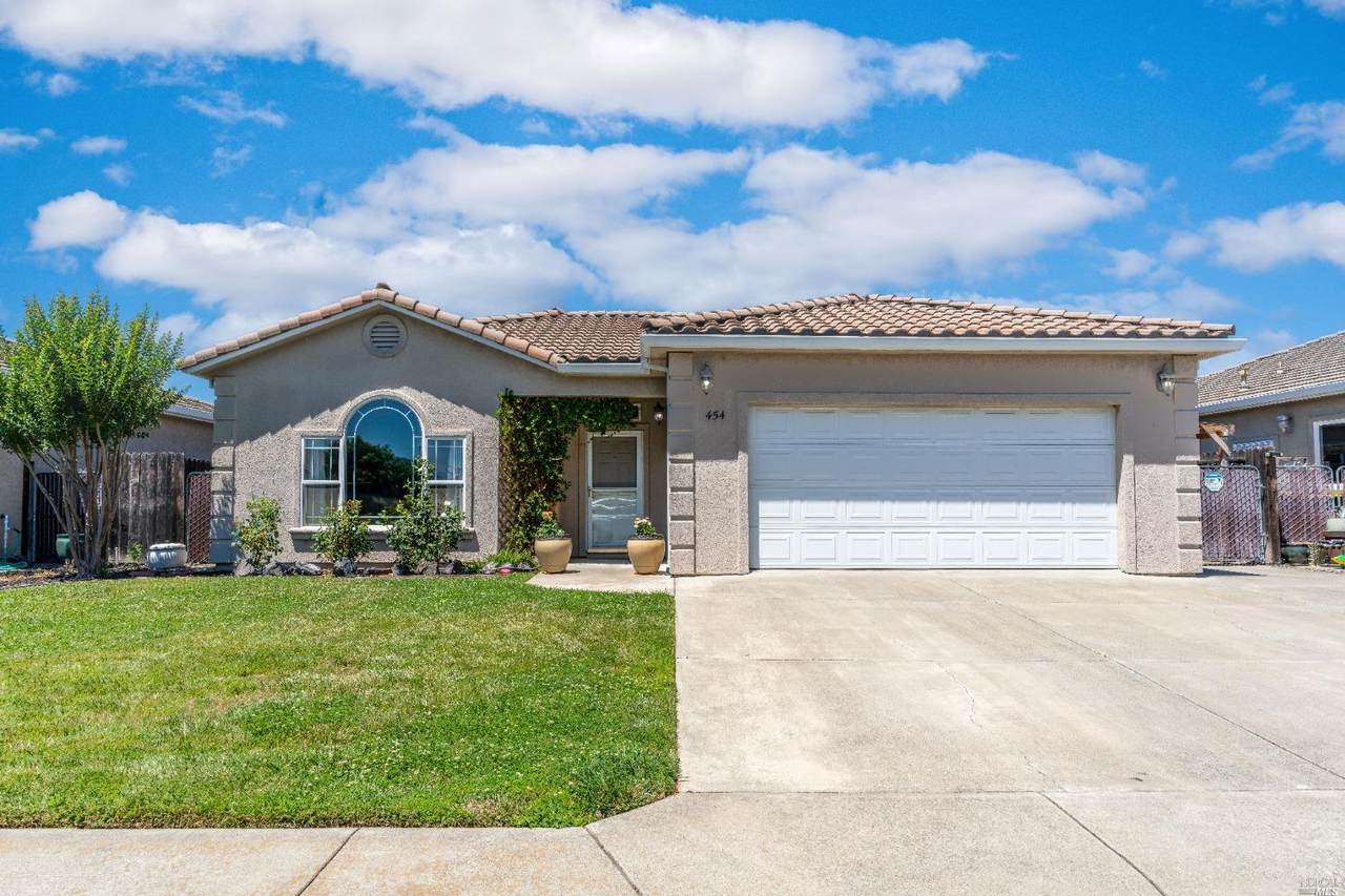 454 Kennwood Drive - Photo 1