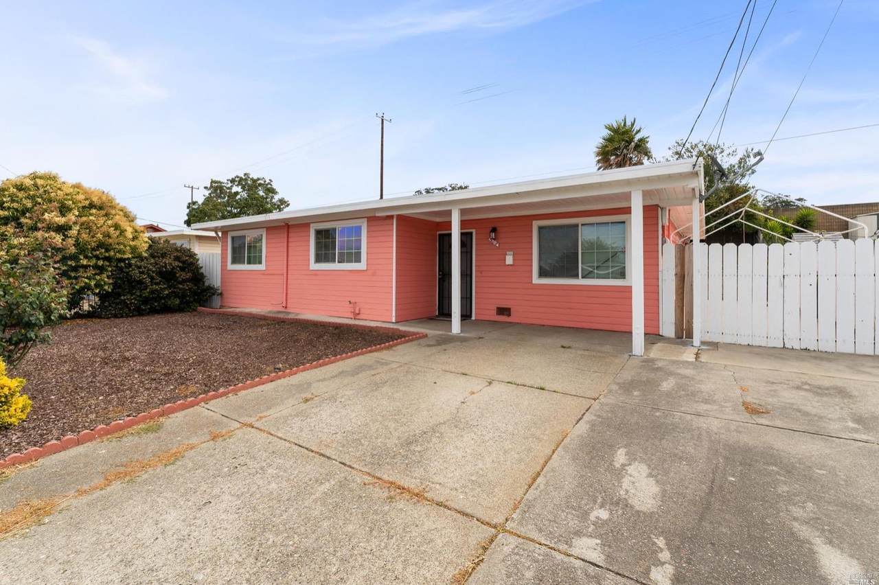 4304 Mcglothen Way - Photo 1