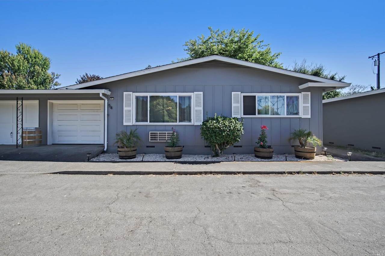54 Larkfield Maples Court - Photo 1
