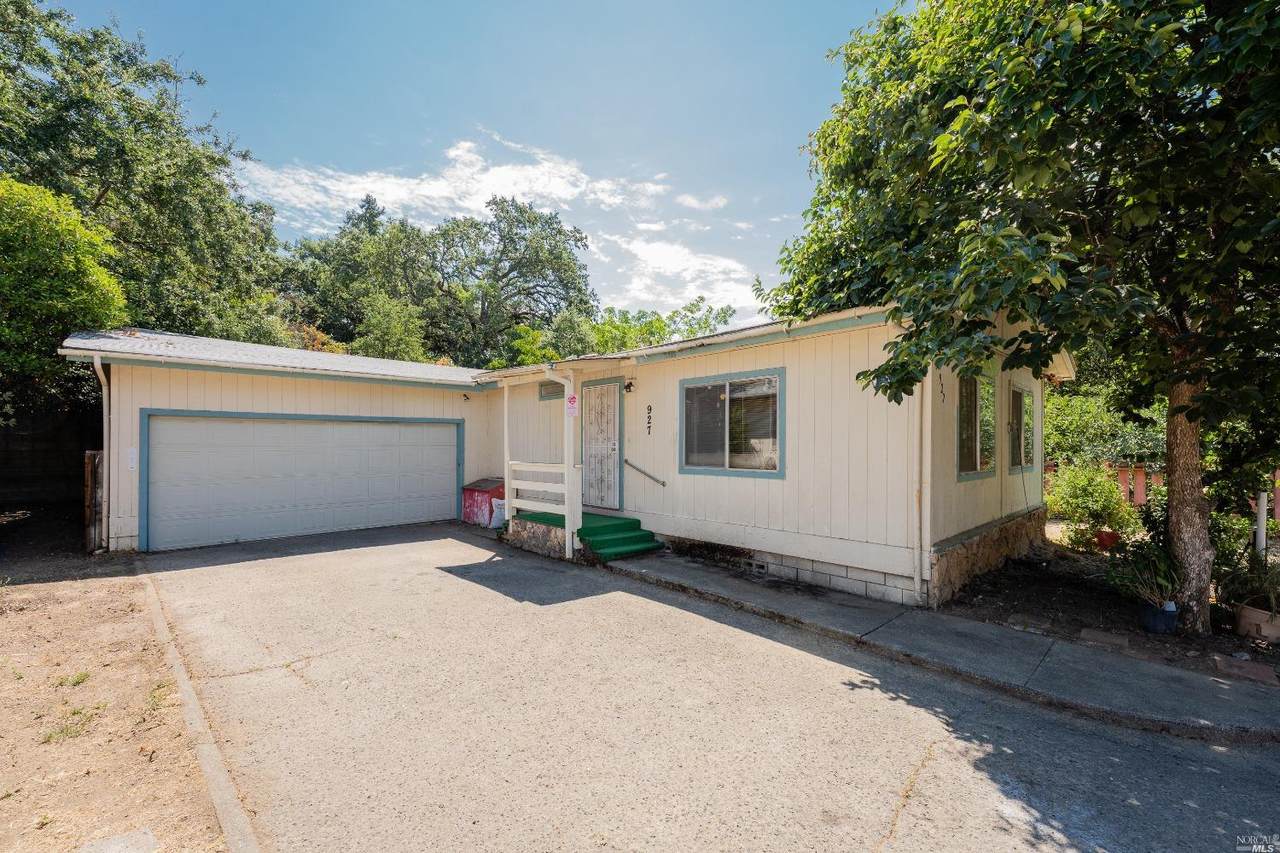 927 Oak Street - Photo 1