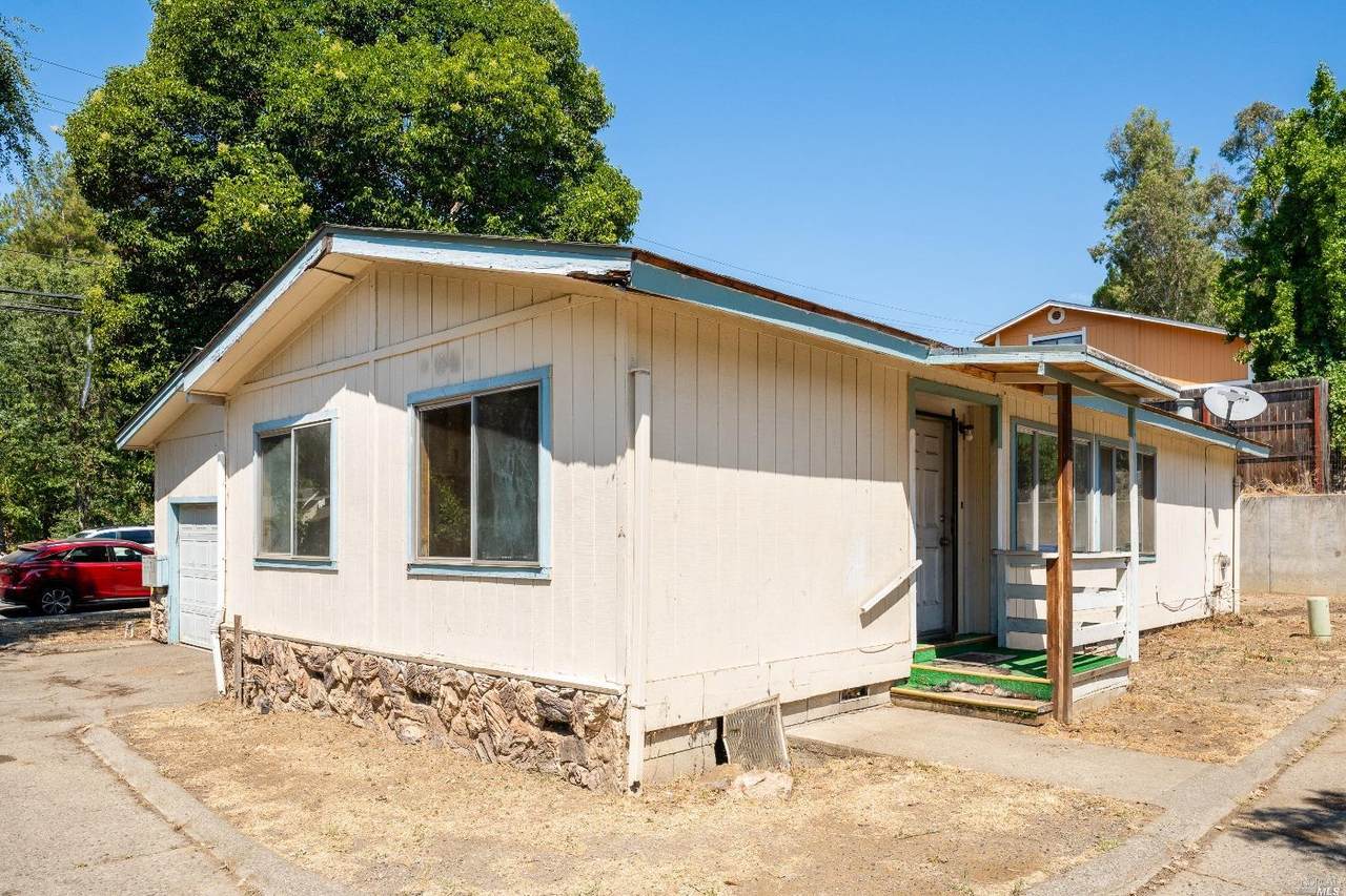 917 Oak Street - Photo 1