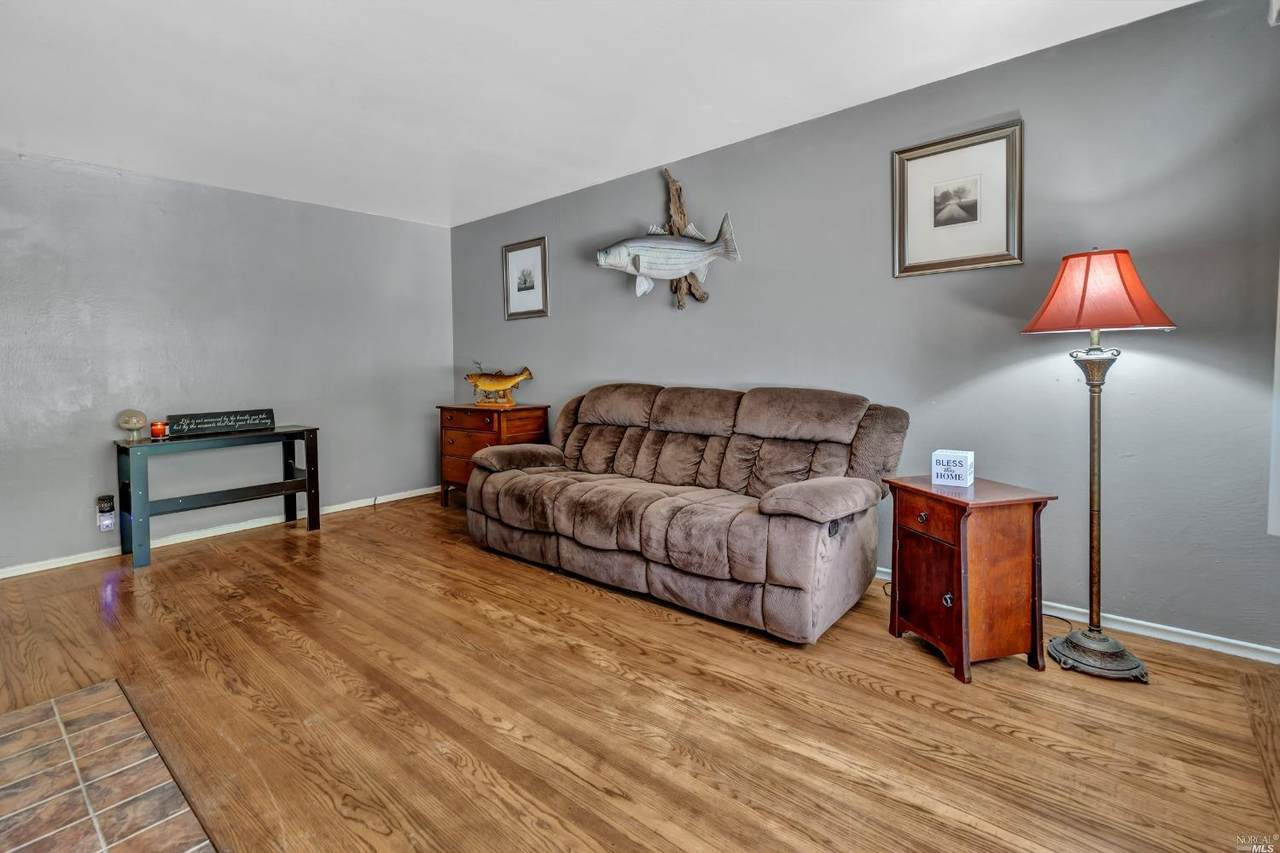 120 Carolyn Drive - Photo 1