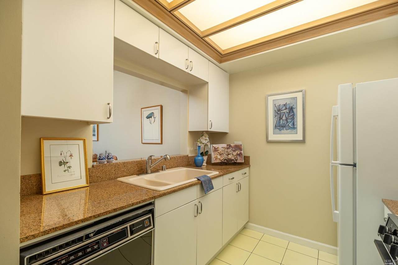 600 Deer Valley Road - Photo 1