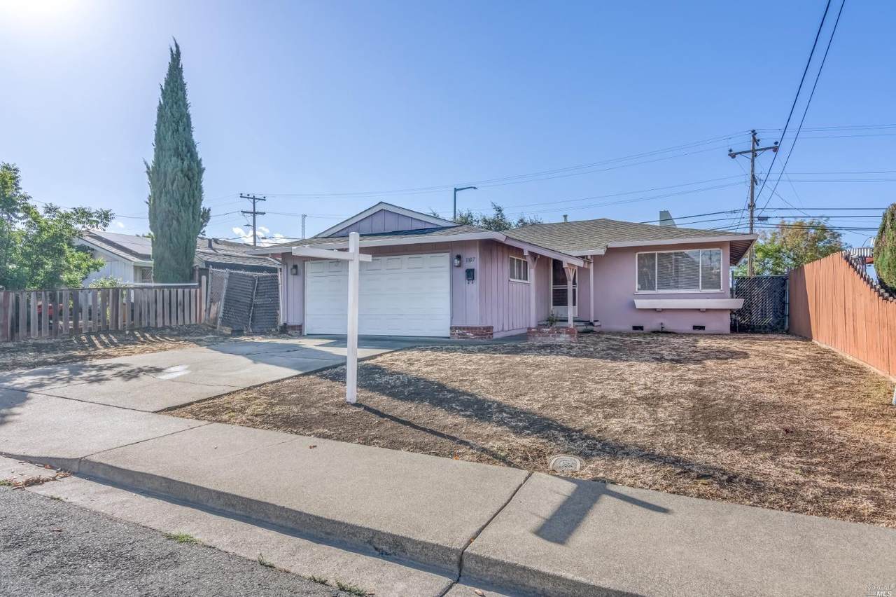 1107 Griffin Drive - Photo 1