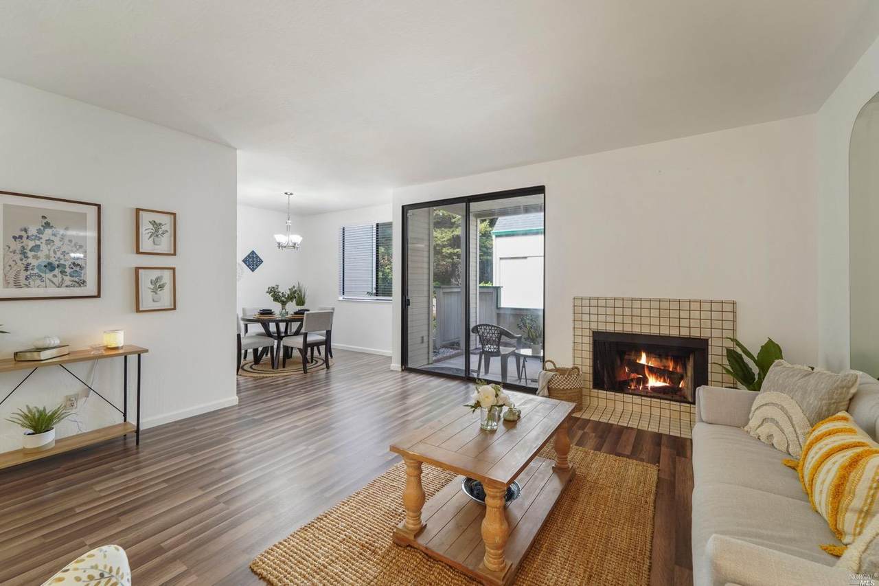 3606 Stoneglen - Photo 1