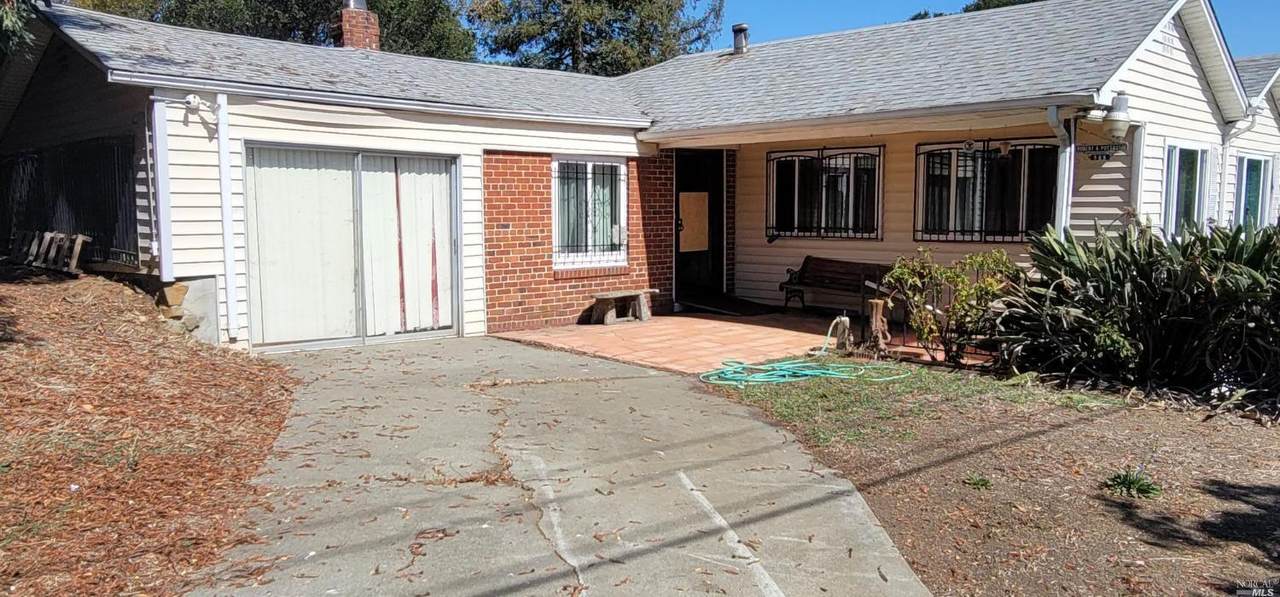985 Glen Cove Road - Photo 1