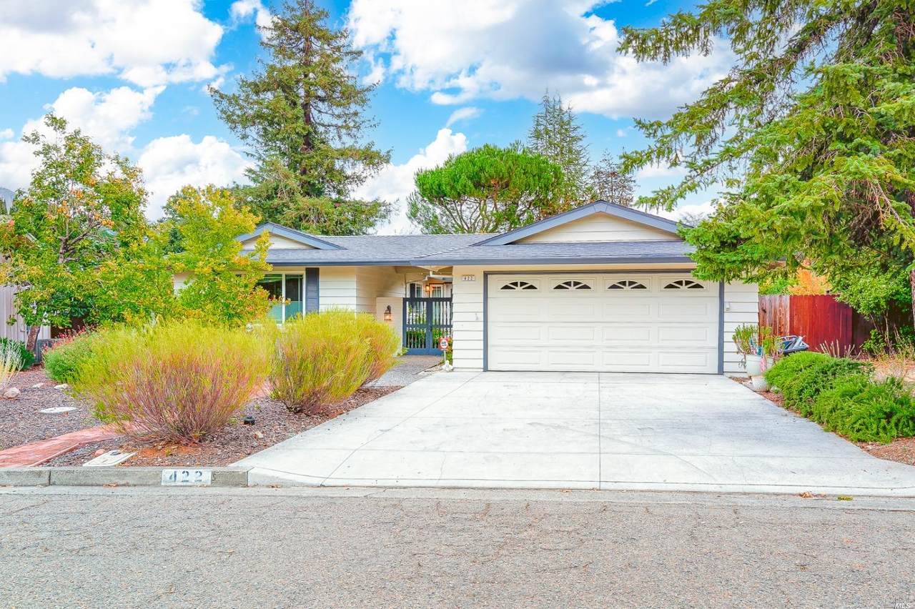 422 Hillsdale Drive - Photo 1
