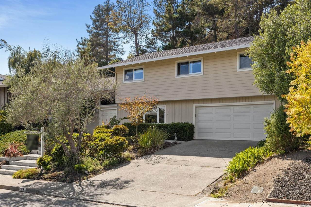 106 Howard Drive - Photo 1