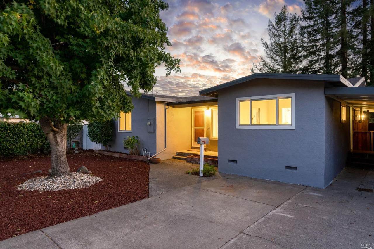 615 Manuel Drive - Photo 1