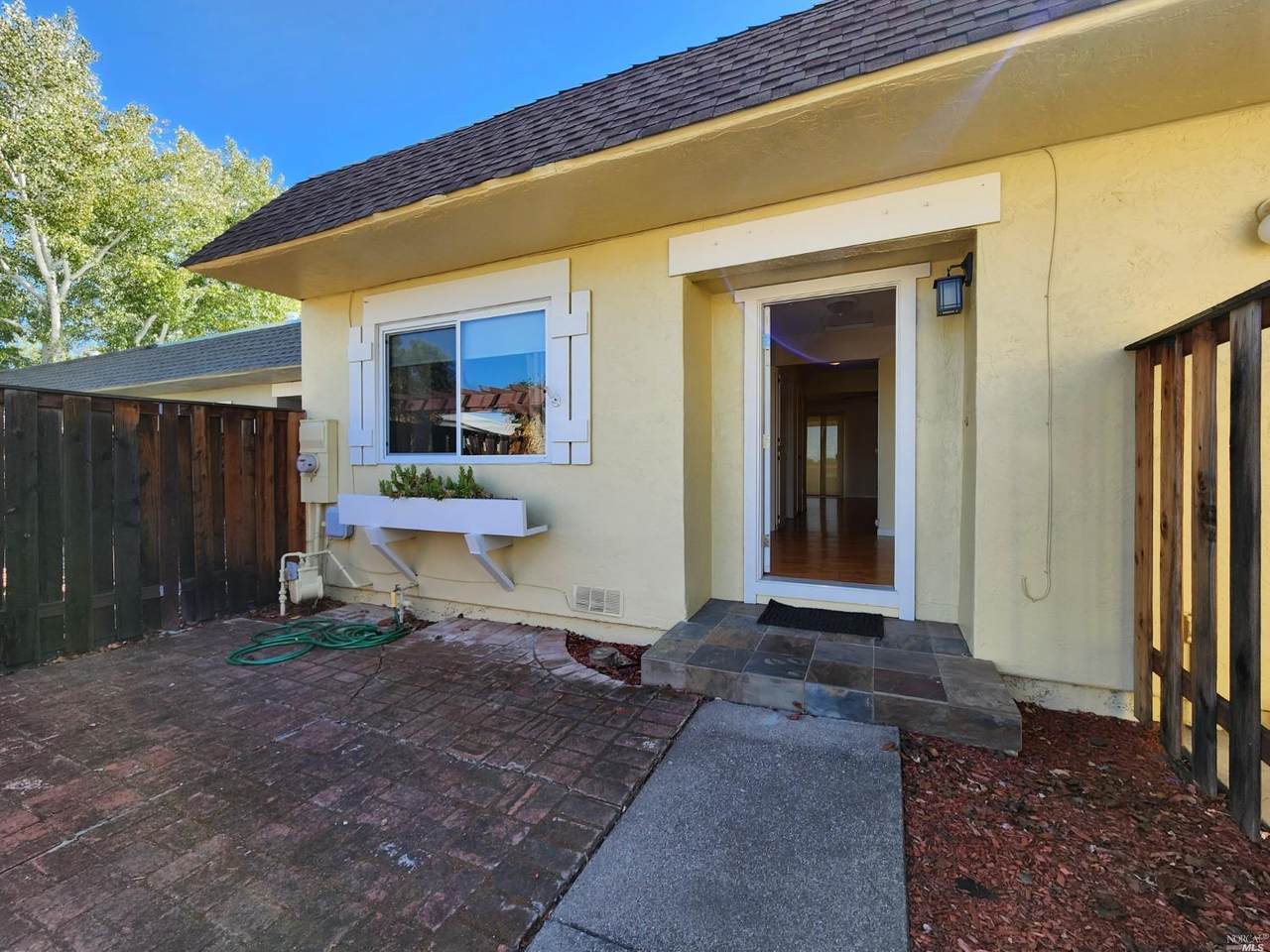 684 Yellowstone Drive - Photo 1