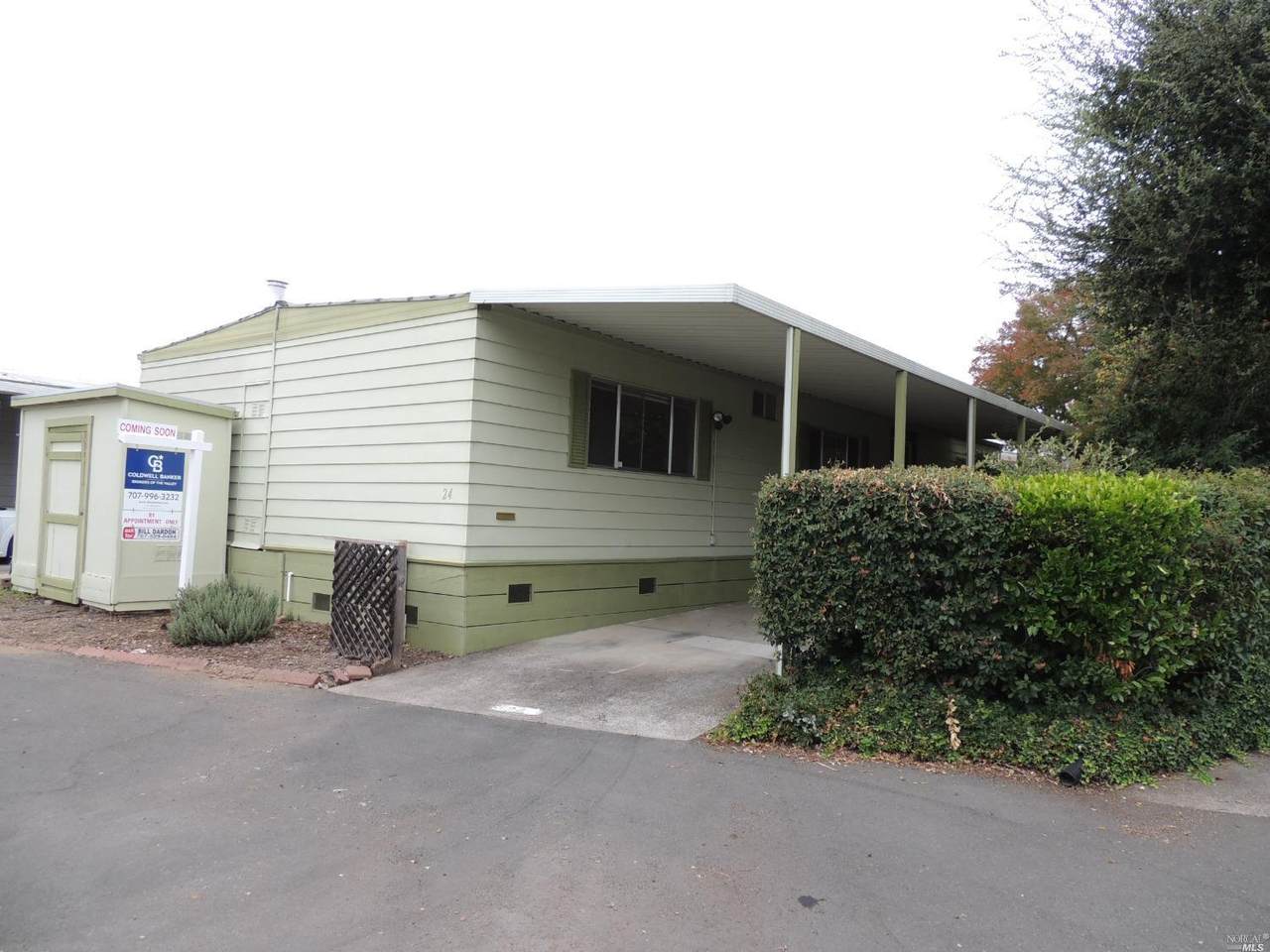 24 Acapulco Drive - Photo 1