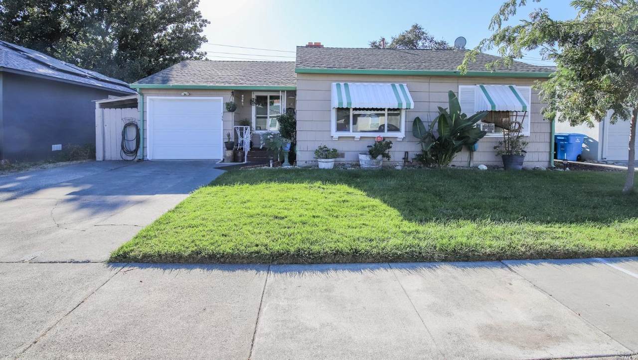 135 Maple Street - Photo 1