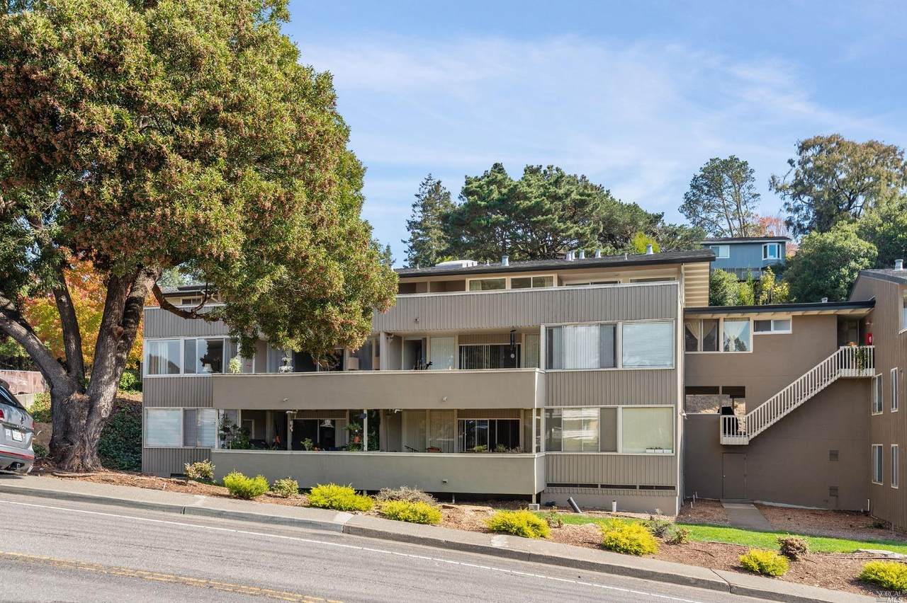 5 Andrew Drive - Photo 1