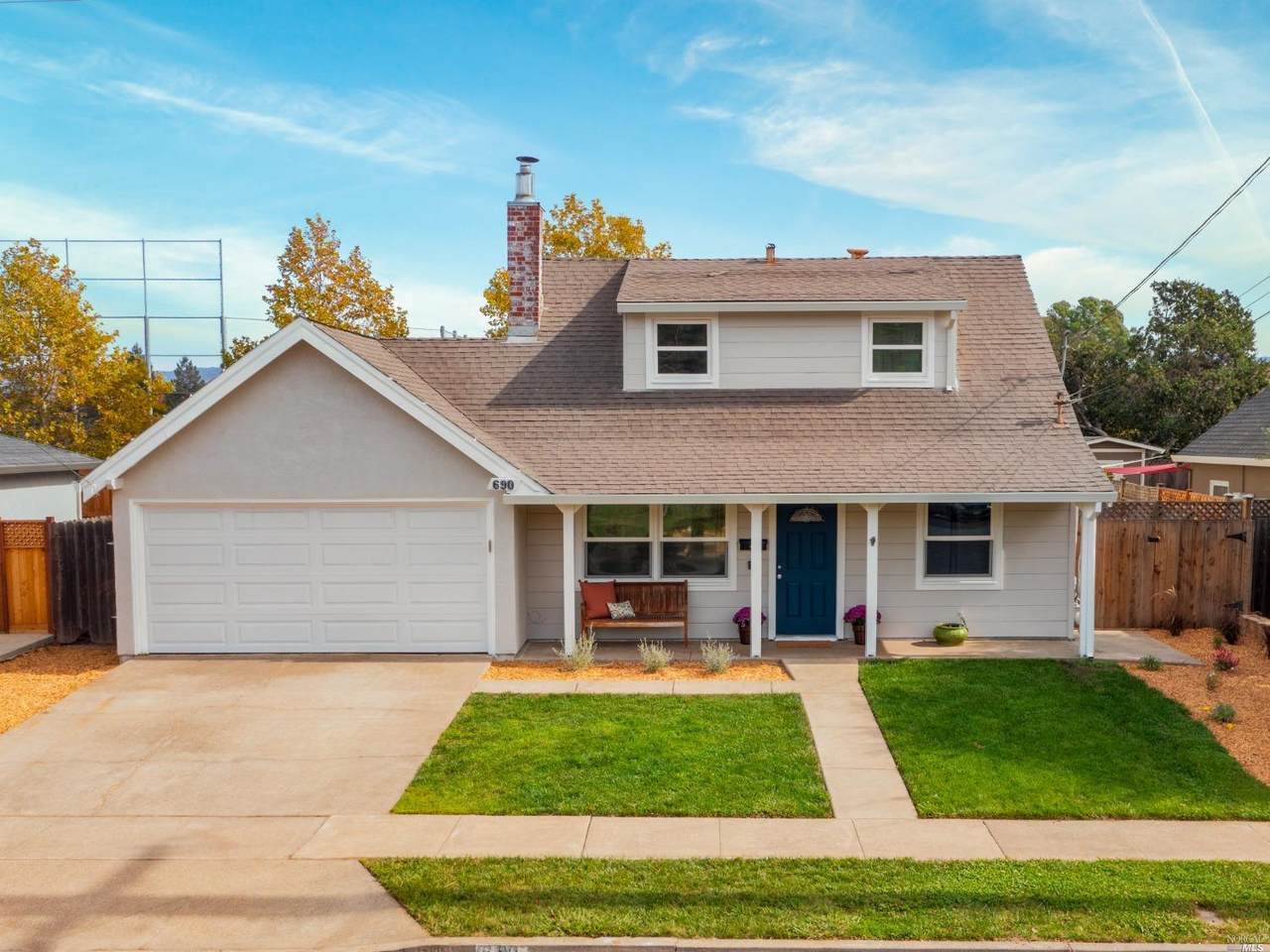 690 Kent Street - Photo 1
