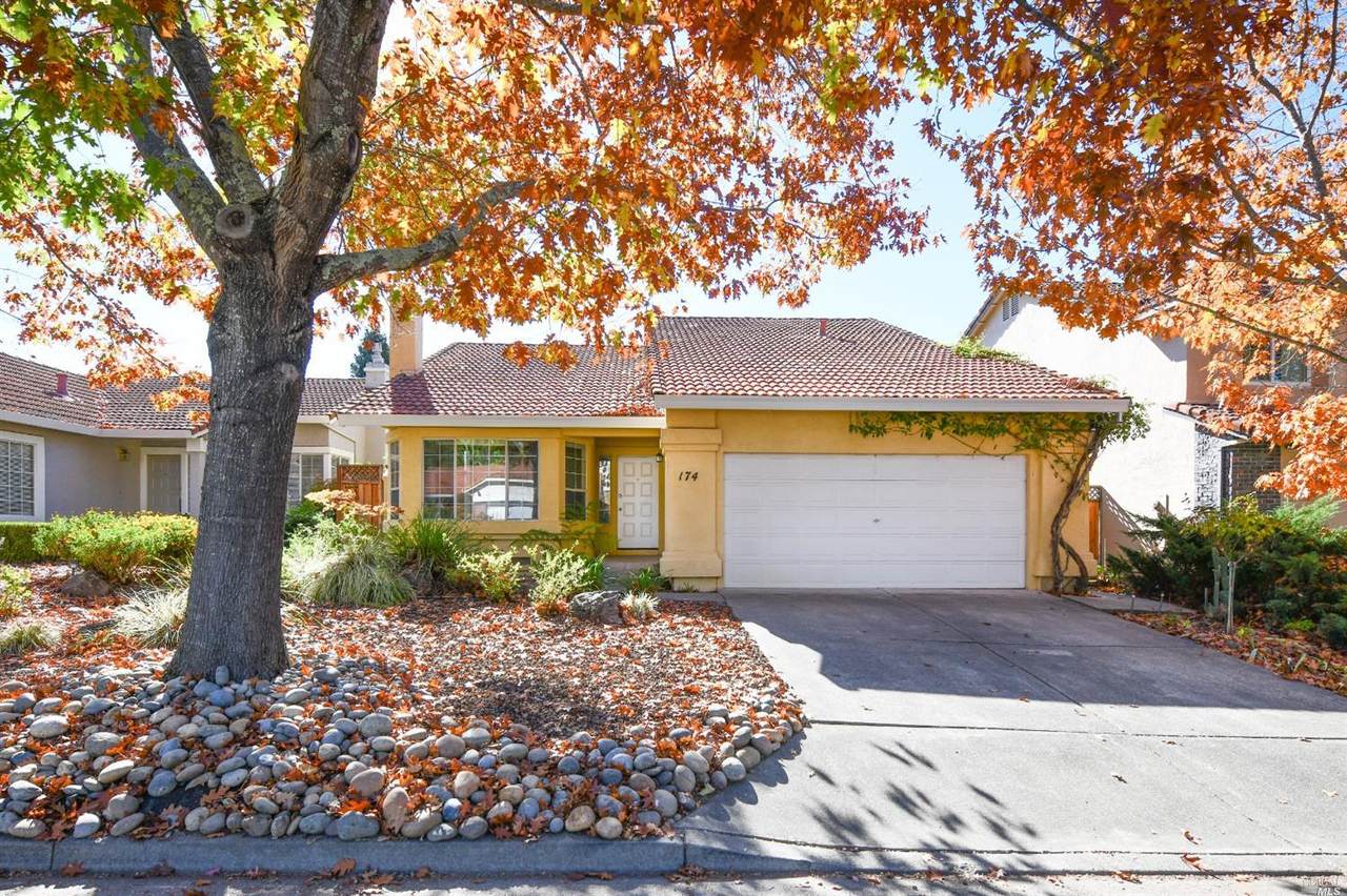 174 Espana Way - Photo 1