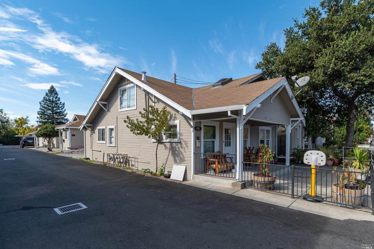 455 E Street - Photo 1