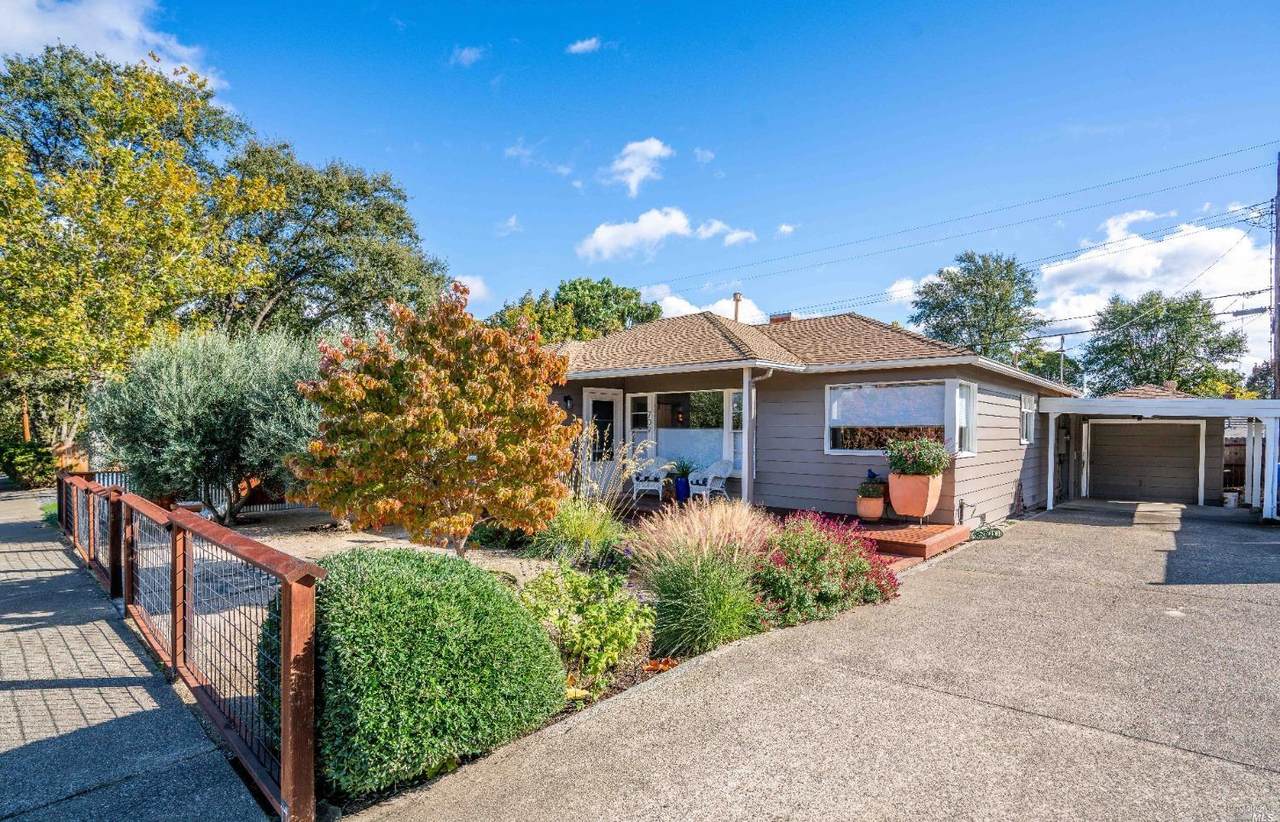 709 Mill Street - Photo 1