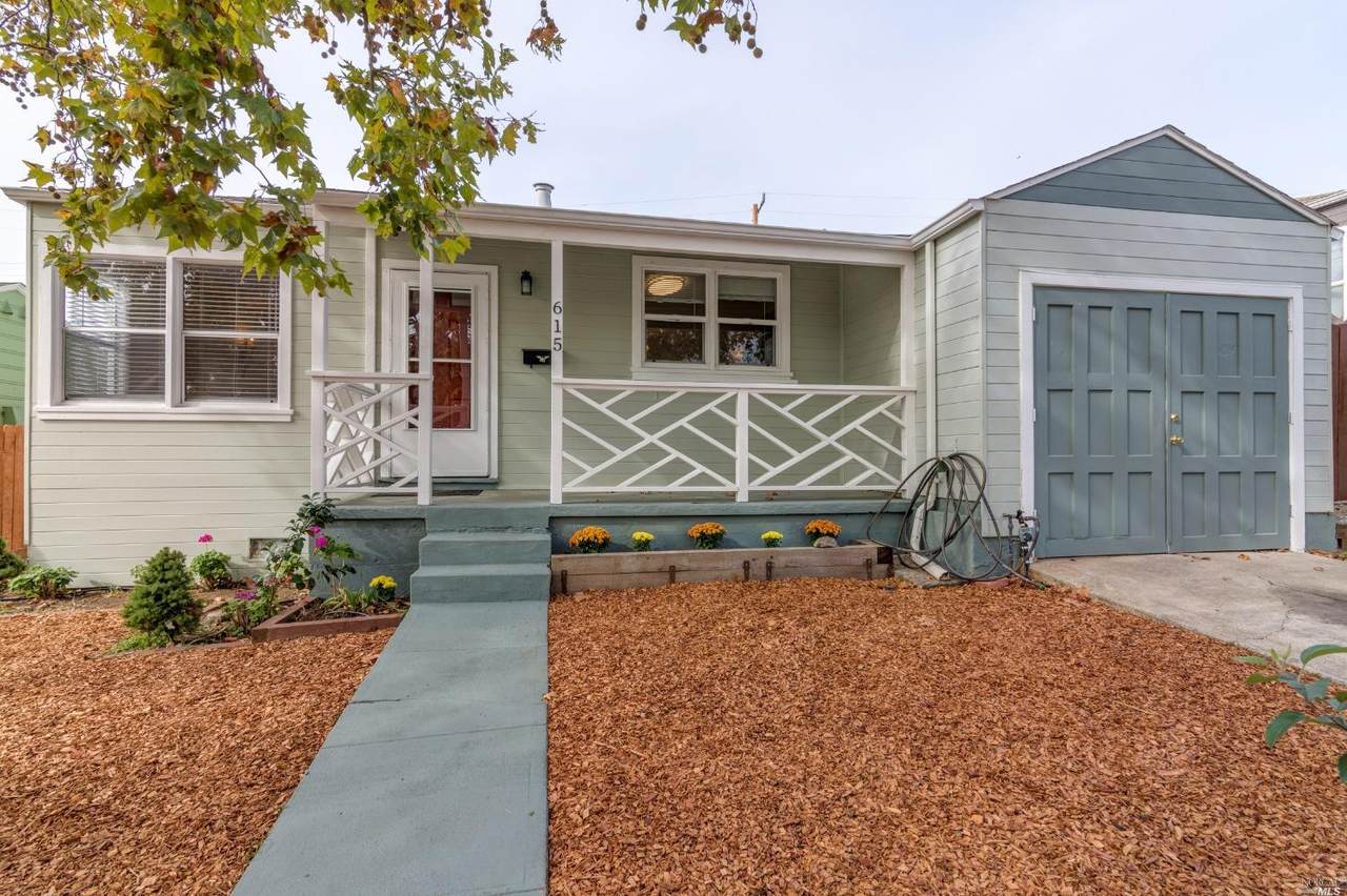 615 Laurel Street - Photo 1